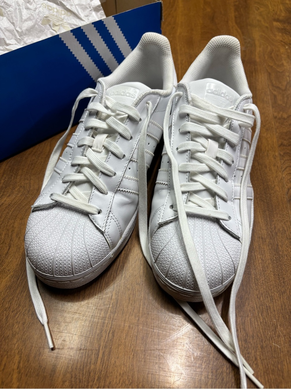 adidas Originals Women’s White Superstar Sneakers | size 9.5